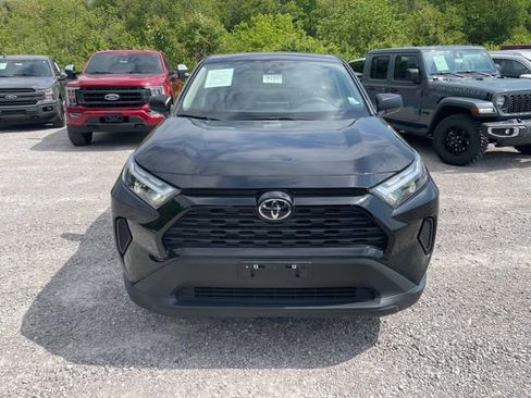 Used 2024 Toyota RAV4 LE AWD/4WD image 2
