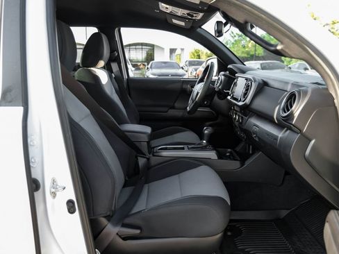 Used 2023 Toyota Tacoma TRD Off-Road image 35