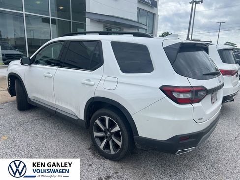 Used 2023 Honda Pilot Touring image 2