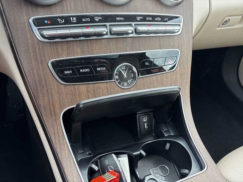 Used 2019 Mercedes-Benz C 300 4MATIC Sedan image 17