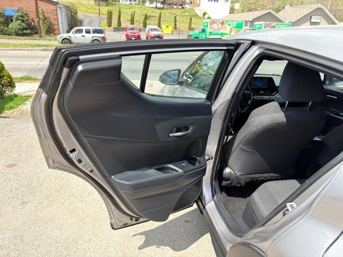 Used 2018 Toyota C-HR XLE image 12