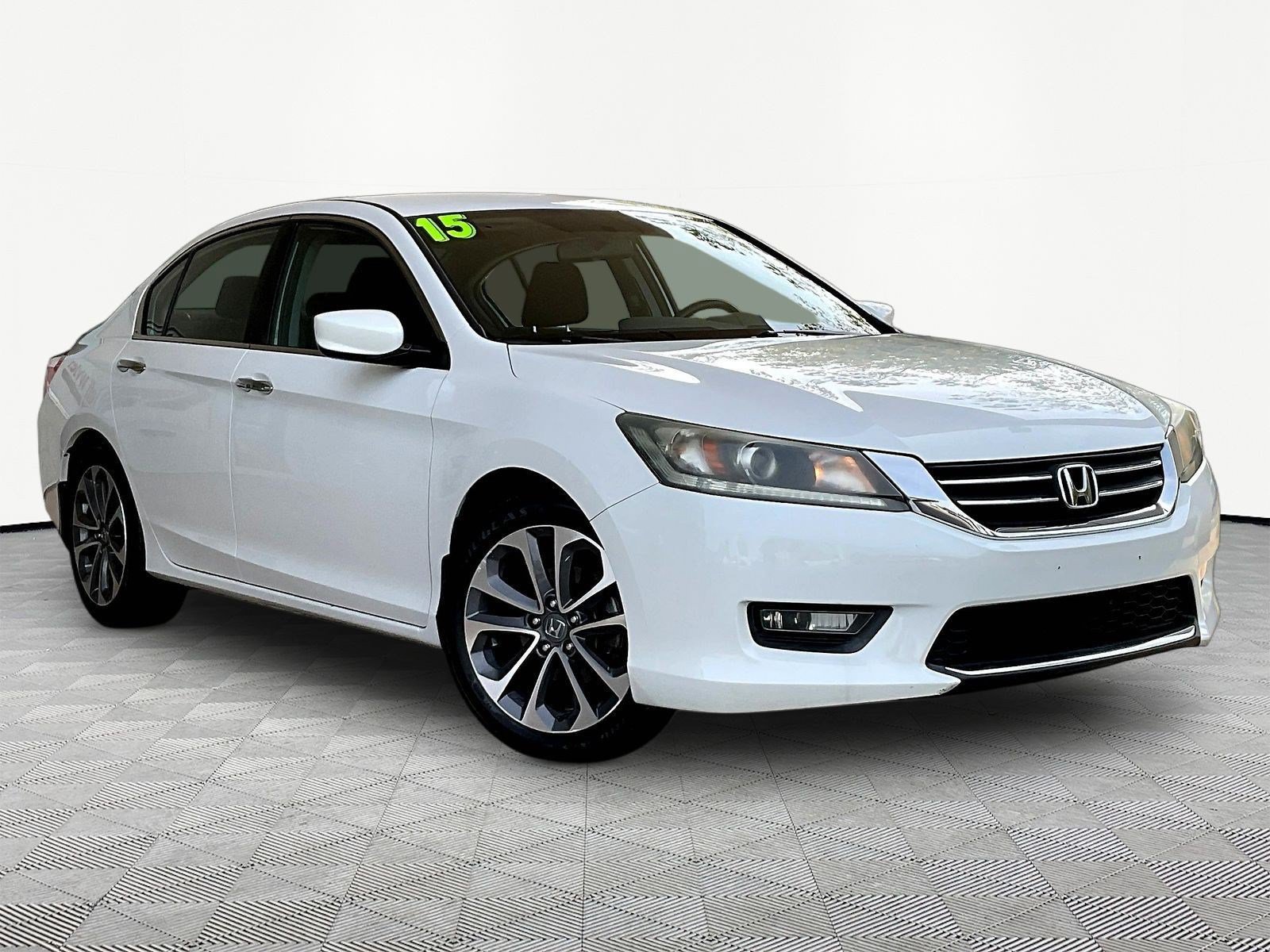 Used 2015 Honda Accord Sport image 3
