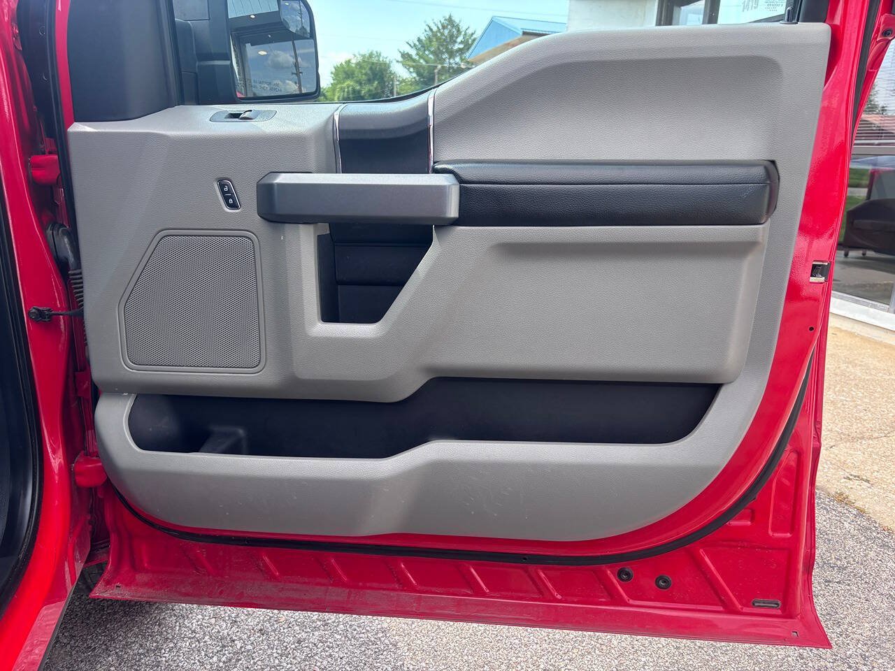 Used 2018 Ford F150 XLT AWD/4WD image 25