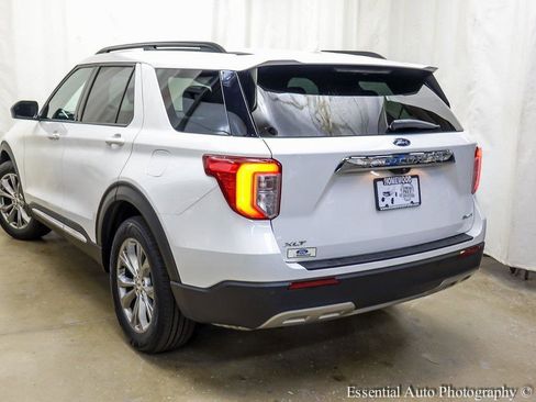 Certified 2021 Ford Explorer XLT w/ Equipment Group 202A image 7