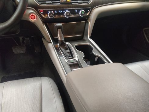 Used 2020 Honda Accord EX image 26