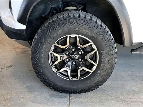 Used 2023 Chevrolet Colorado ZR2 w/ ZR2 Convenience Package III AWD/4WD image 7