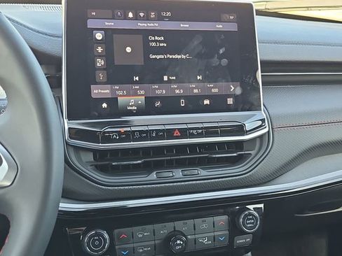 Used 2024 Jeep Compass Trailhawk image 15