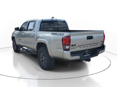 Used 2022 Toyota Tacoma SR5 w/ Technology Package RWD image 5