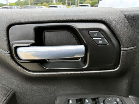 Used 2021 Chevrolet Silverado 1500 LT Trail Boss w/ Convenience Package II AWD/4WD image 9
