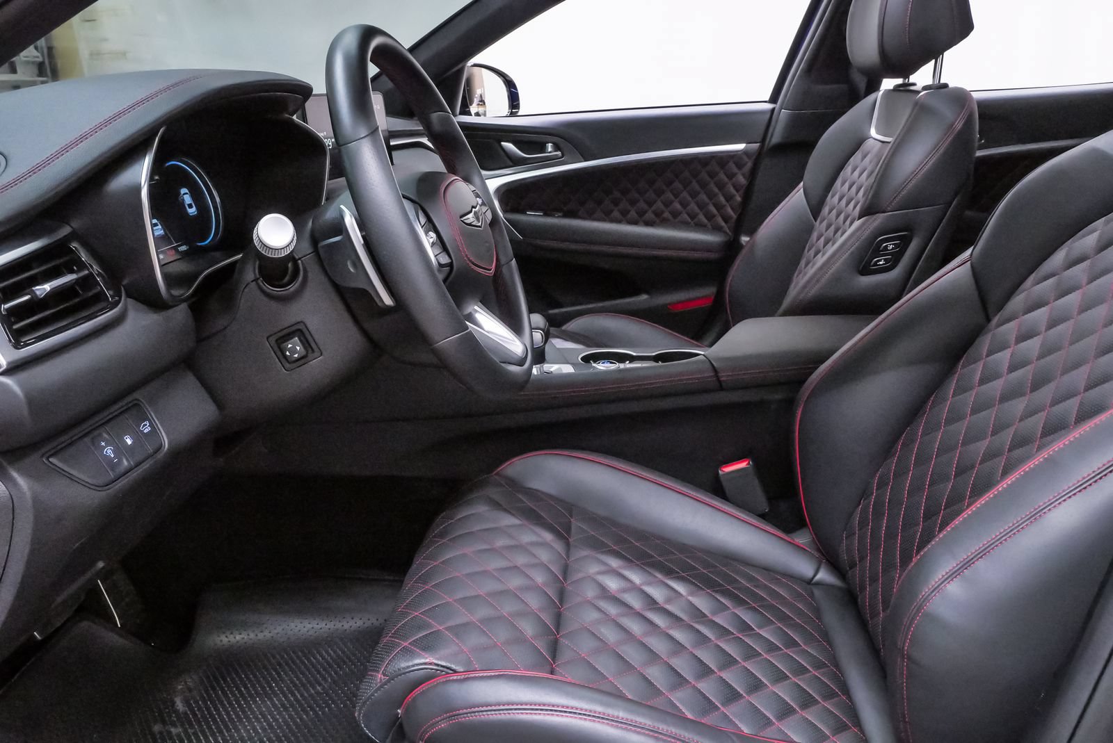 Certified 2025 Genesis G70 3.3T Advanced w/ Sport Prestige Package RWD image 9