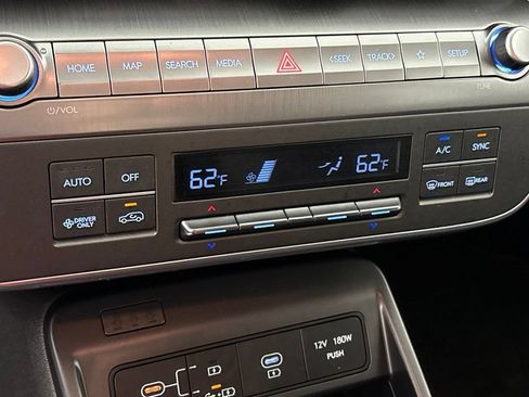 Used 2024 Hyundai Kona SEL FWD image 36