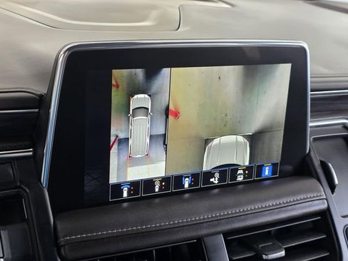 Used 2022 GMC Yukon XL SLT w/ SLT Luxury Package image 18