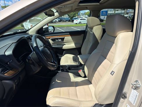 Used 2019 Honda CR-V Touring image 9