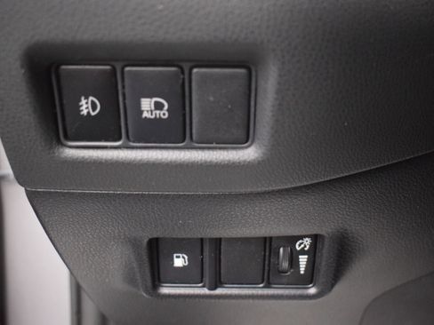 Used 2018 Toyota C-HR XLE FWD image 15