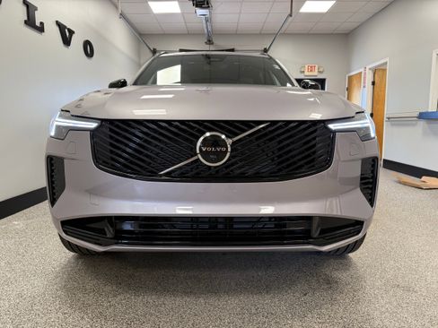 Used 2026 Volvo XC90 B6 Ultra w/ Protection Package Premier image 4