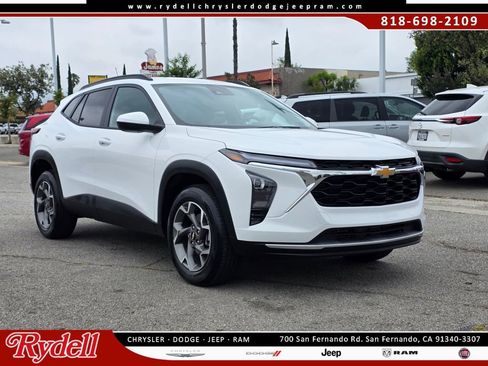 Used 2026 Chevrolet Trax LT image 1