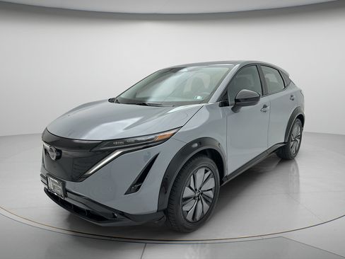 Used 2024 Nissan Ariya AWD image 3