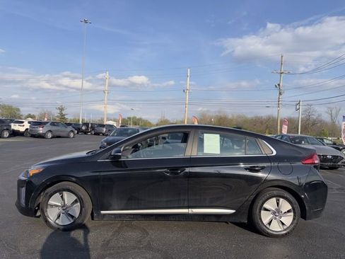 Used 2022 Hyundai Ioniq SE image 4