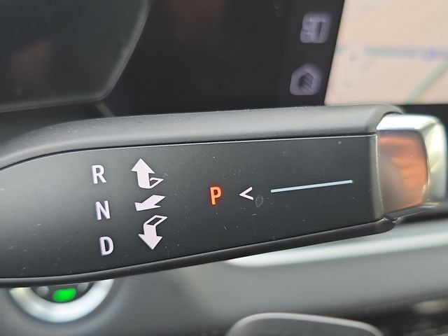 Used 2025 Chevrolet Equinox LT w/ Safety and Technology Package FWD image 16