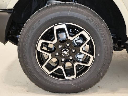 New 2025 Ford Bronco Outer Banks image 31