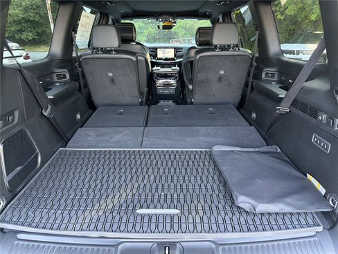 New 2026 Jeep Grand Wagoneer 4WD image 15