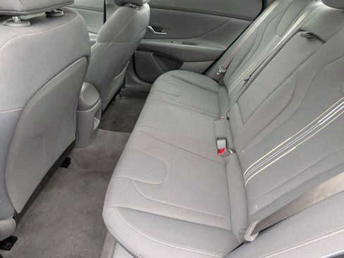 Used 2025 Hyundai Elantra SEL FWD image 20