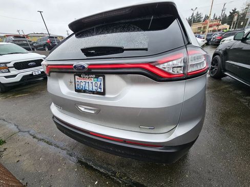 Used 2017 Ford Edge SE image 6