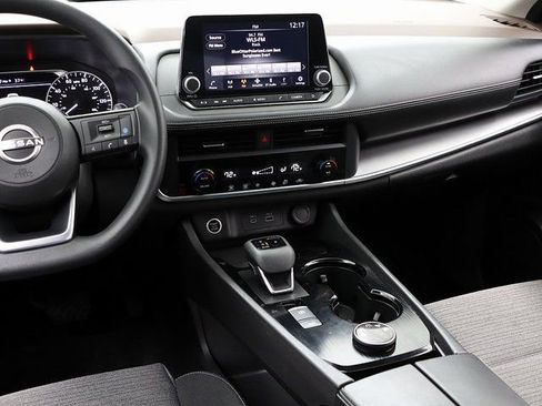 Used 2023 Nissan Rogue SV image 14