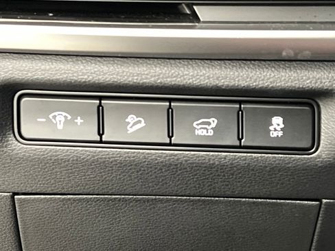 Used 2024 Kia Telluride EX w/ EX Captain's Chair Package image 50