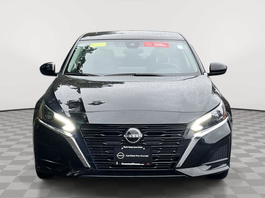 Used 2023 Nissan Altima 2.5 SV w/ SV Premium Package AWD/4WD image 2
