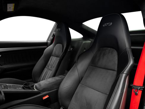 Used 2018 Porsche 911 GT3 RWD image 32
