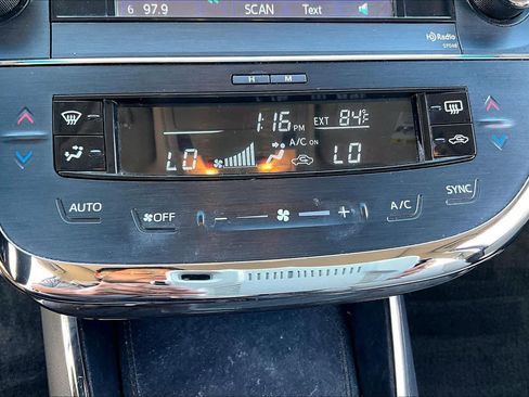 Used 2014 Toyota Avalon XLE Premium image 32