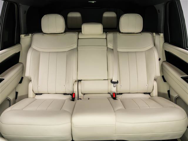 Used 2025 Land Rover Range Rover Long Wheelbase SE AWD/4WD image 16