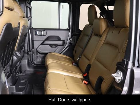 Used 2022 Jeep Wrangler Unlimited Rubicon AWD/4WD image 16