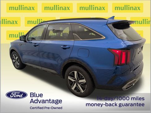 Used 2022 Kia Sorento S w/ Panoramic Sunroof Package FWD image 10