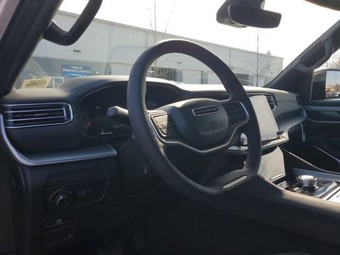 New 2026 Jeep Grand Wagoneer 4WD w/ Premium Group I image 22