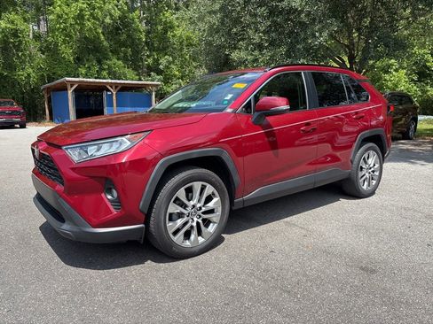 Used 2021 Toyota RAV4 XLE Premium FWD image 20