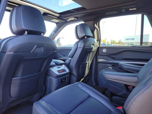 New 2025 Lincoln Navigator L Reserve w/ Jet Appearance Package image 16