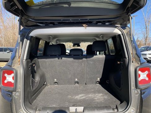 Used 2017 Jeep Renegade Latitude image 25