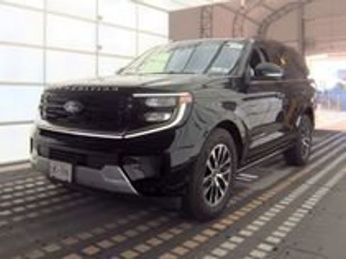 Used 2025 Ford Expedition Platinum AWD/4WD image 17