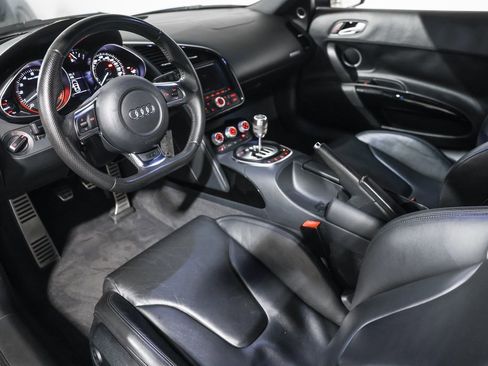 Used 2012 Audi R8 V10 w/ Enhanced Leather Pkg image 22