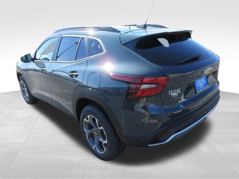 New 2026 Chevrolet Trax LT image 3