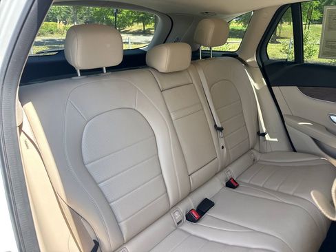 Used 2022 Mercedes-Benz GLC 300 4MATIC w/ Premium Package Lite image 36