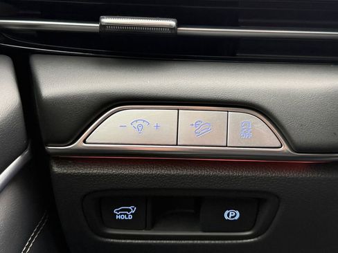 Used 2025 Genesis GV80 2.5T Standard image 18