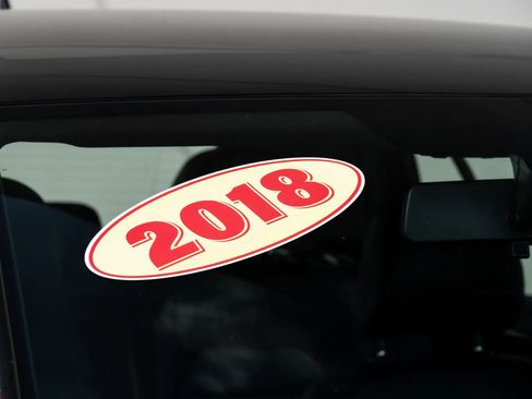 Used 2018 Volkswagen GTI SE image 4