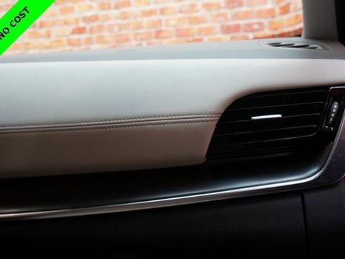 Used 2022 Nissan Rogue SV w/ SV Premium Package image 56