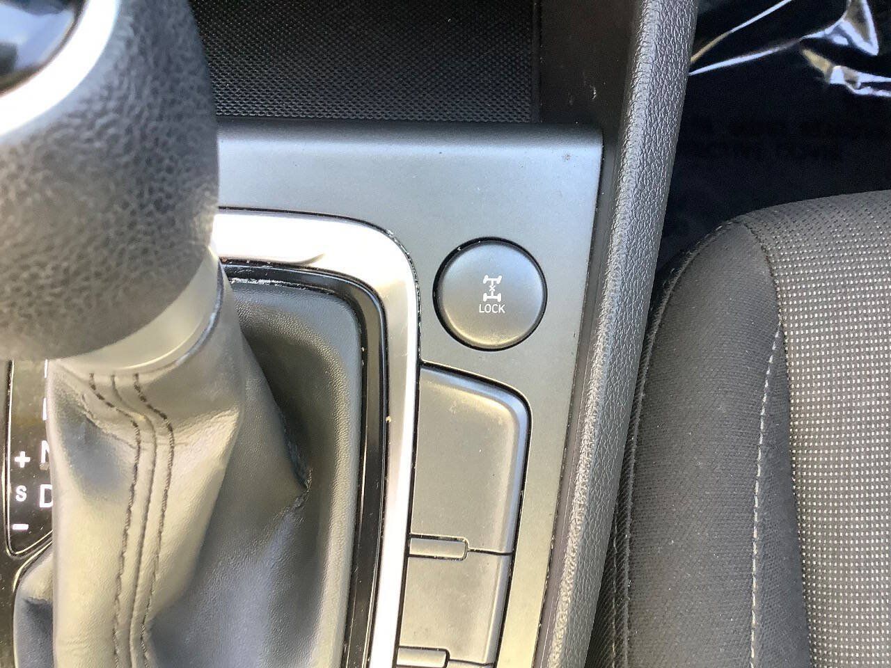 Used 2022 Hyundai Kona SEL AWD/4WD image 40