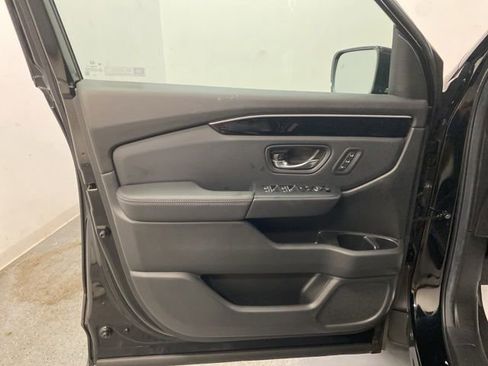 Certified 2025 Honda Pilot EX-L image 18