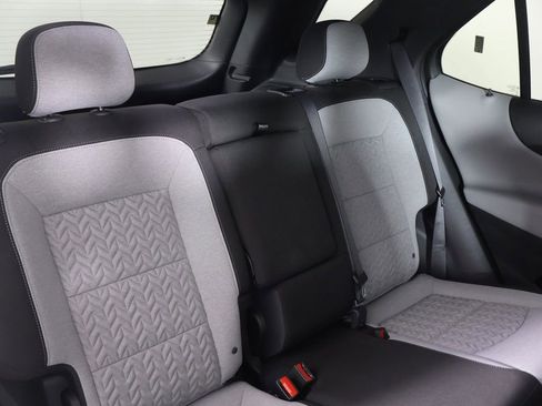 Used 2024 Chevrolet Equinox LT image 32