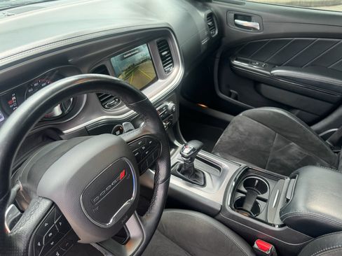 Used 2022 Dodge Charger R/T w/ Plus Group RWD image 17